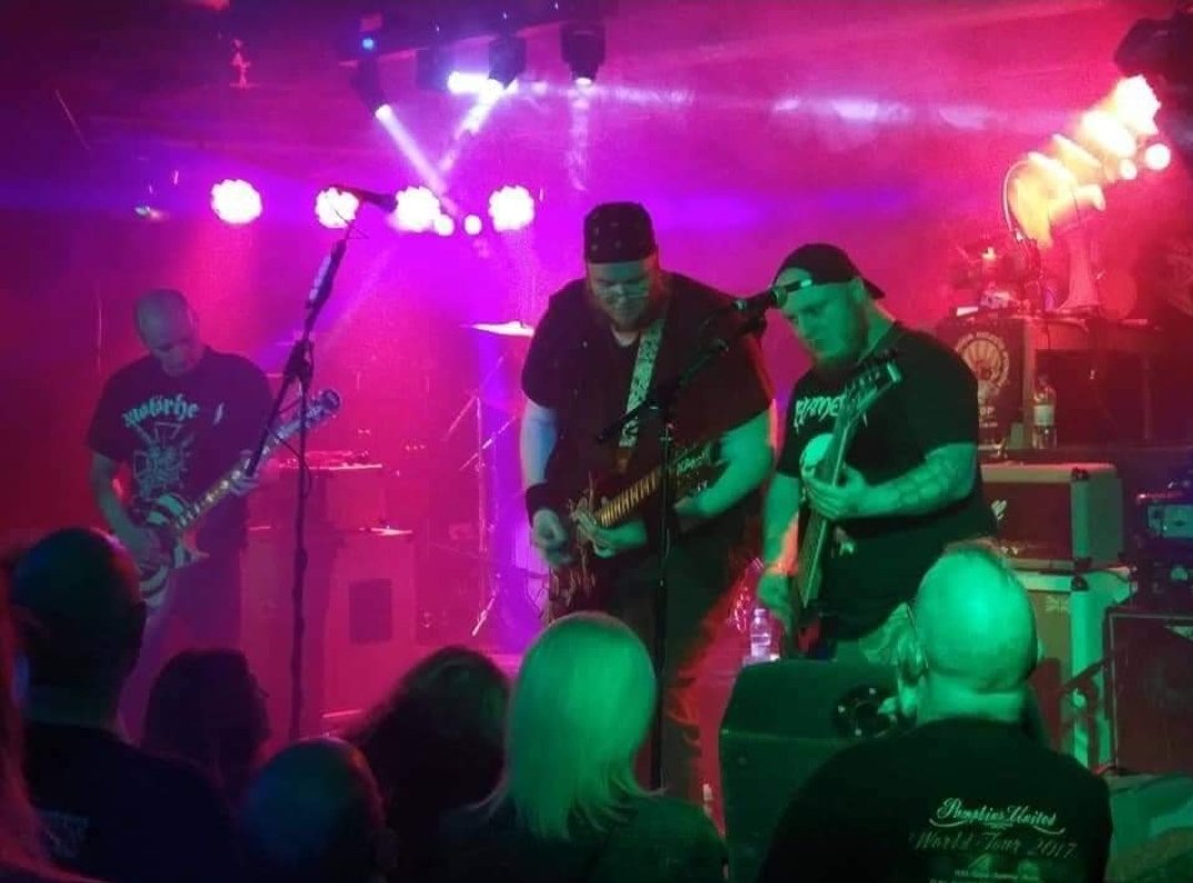 CadaverSoiree's tweet photo. Old school band photos, where did we come from?, this is Marc, lead guitar in Seven Towers, Blackmail Snaps on bass, and Hamerex on bass

#cadaversoiree #NewMusic #deathmetal #metal #tattoo #piercings #beards #guitar #bassguitar #drums #vocals #Album #cd #ukdm #gutterals #rum https://t.co/x9jXsY98sg