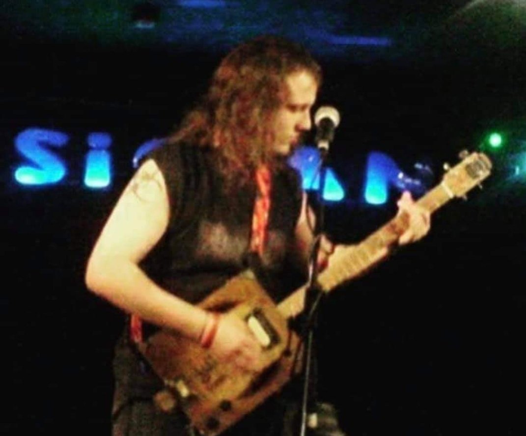 CadaverSoiree's tweet photo. Old school band photos, where did we come from?, this is Marc, lead guitar in Seven Towers, Blackmail Snaps on bass, and Hamerex on bass

#cadaversoiree #NewMusic #deathmetal #metal #tattoo #piercings #beards #guitar #bassguitar #drums #vocals #Album #cd #ukdm #gutterals #rum https://t.co/x9jXsY98sg