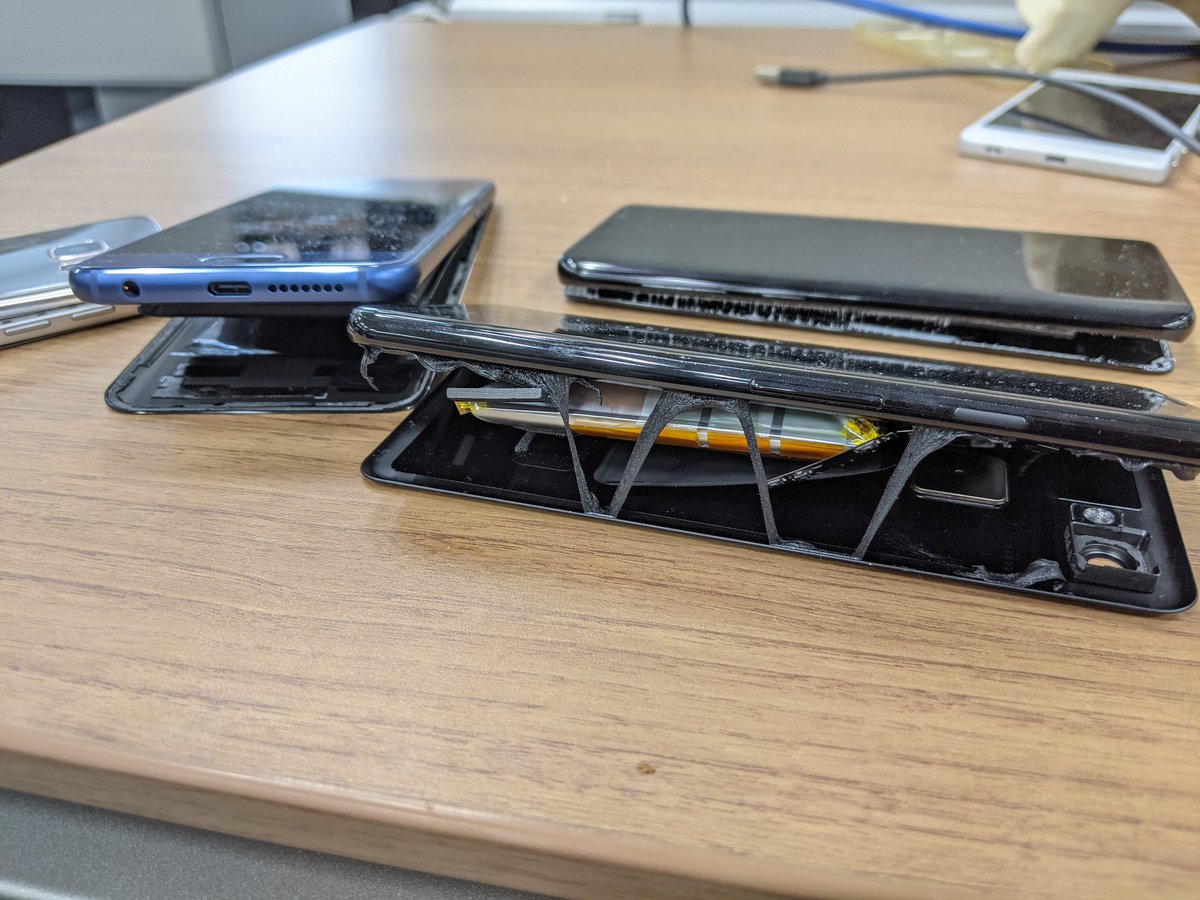リモート作業のためpcに繋げたままだったモバイル端末 一年ぶりに出社したところ焼き蛤と化しており肝を冷やした Togetter リモート作業のためpcに繋げたままだったモバイル端末 一年ぶりに出社したところ焼き蛤と化しており肝を冷やした Togetter