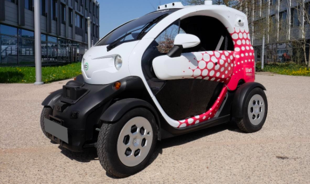 StreetDrone's tweet photo. French Research Institute @CEA_List invests in Connected and Autonomous Vehicle Development Platform from @StreetDrone, read about it here
https://t.co/zHNiWxwUk4 #connectedvehicles #innovation #electricautonomy #research #artificialintelligence #selfdrivingcars https://t.co/JnJeG2ZPCS