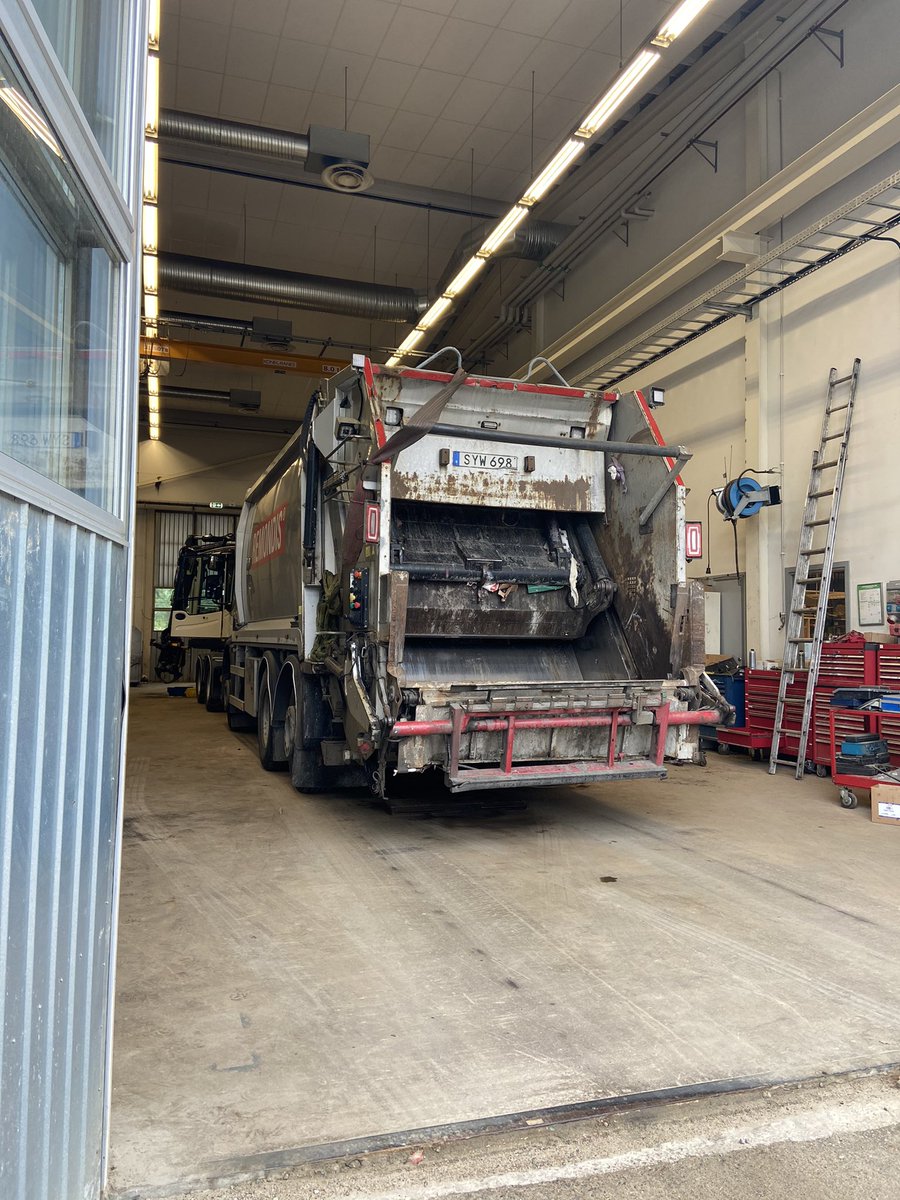 SteffanieBrigi1's tweet photo. Wanneer de eerste ingeving is dat er een sensor kapot is. Nee, het is de kabel. 3 uur later, nog steeds niks gevonden. 

Zit je dan met je goede gedrag en 10 koffie verder. 🤤 https://t.co/QLyjmxSwMp