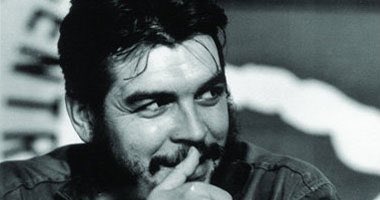 يموتُ الحرُّ لا يرضَ الهوانا￼
وقبحُ العيشِ أن يحيا جبانا￼
فموتُ العزِّ عيشٌ في الحياةِ￼
وعيشُ الذّلِّ موتٌ إن توانا￼