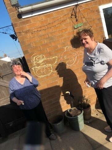 Embrace your inner artist like Kelly, Jenny and Anna this Learning Disability Awareness Week! 
These ladies had a lovey time out in the sun drawing with chalks in the back garden! https://t.co/8B2U6z9D9S