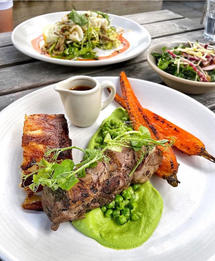 White_Brasserie's tweet photo. We know just how to start your week off well, head down to your favourite White Brasserie pub and we’ll cook you up a storm. These colours look simply mouthwatering... 

Book now via the link in our bio! https://t.co/LRvXlBy4gU
