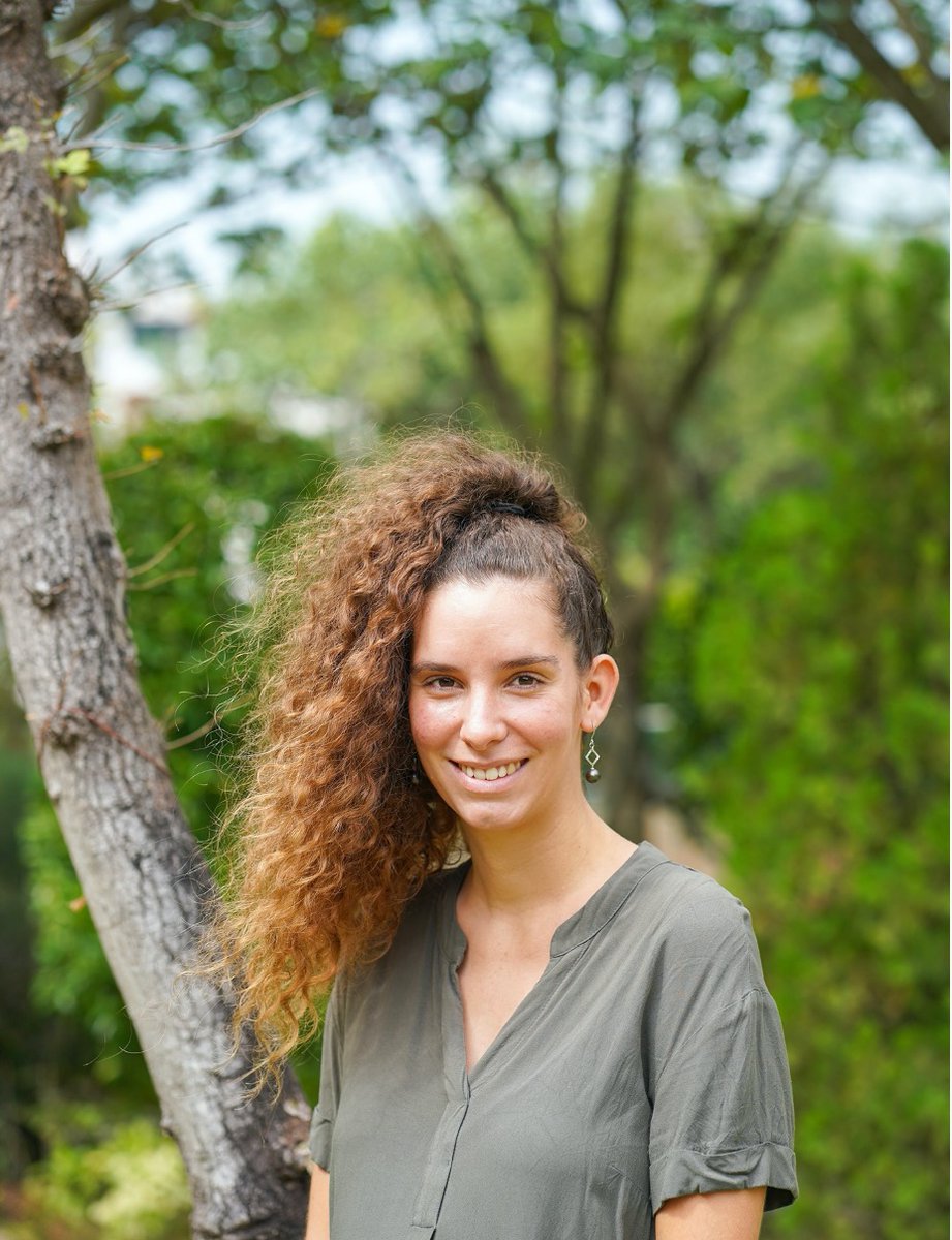 stable_isodope's tweet photo. 1) Hi all - I will be taking over the #labthreads this week! I'm @GuibertIsis , I have been a #postdoc at HKU for the last 2.5 years and currently, I am working on 3 exciting projects. Stay tuned to learn about giant clams, marine microbiomes and diversity! https://t.co/Qltagj6KlG