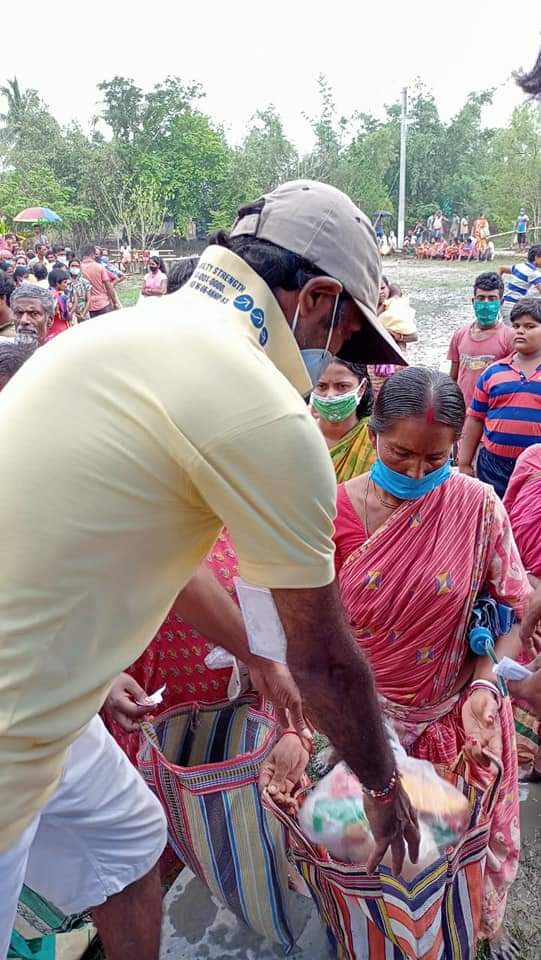 MadhumitaroyC's tweet image. Some arrengements from our organization #Agomoni for needy ppl of Sundarban on last Sunday 20/06/21
We will go there again they need us badly..🥺🥺
If anybody want to contribute plz come 4 ward &amp;amp; contact with me at dm..
You can help some needy ppl 🙏🏻🙏🏻