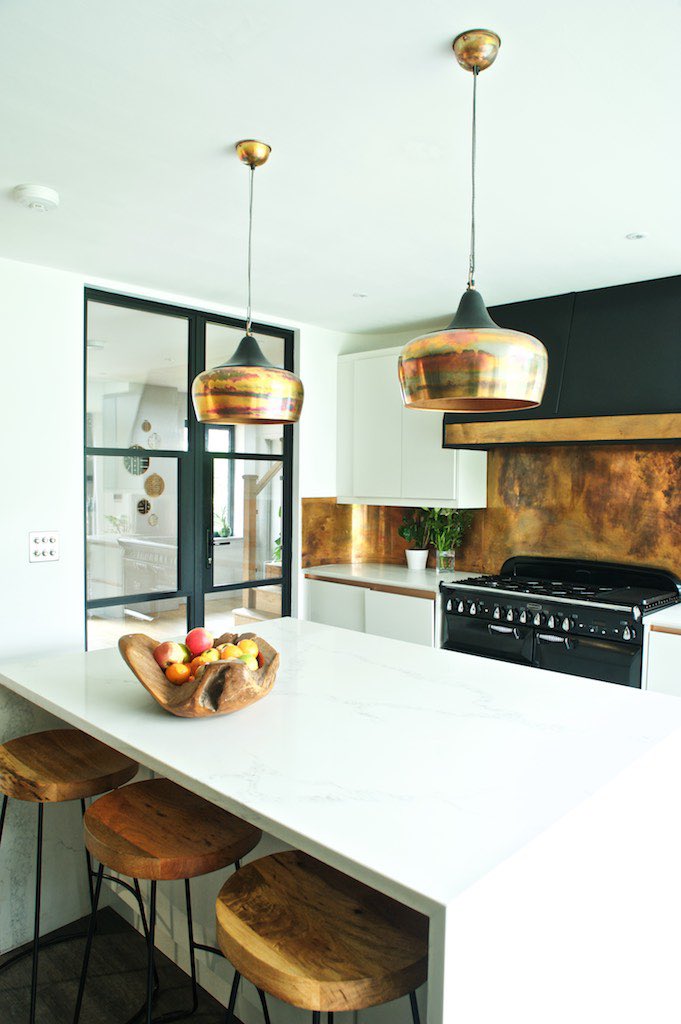 PizzeySadie's tweet photo. Busy week with us with lots of brilliant client projects! Here is one of our kitchens with the burnished copper! If I could live in a world of reclaimed wood and burnished metals, I’d be very happy 😂
#kitchendesign #copperkitchen #modernhomes #interiordesign #renovation https://t.co/3jTupBNcd3