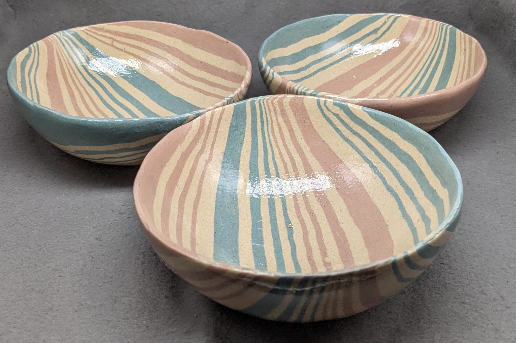 杏窯陶芸倶楽部 池上柾子 練り込み縞模様 ボール型 練り込み 練り込み縞模様 練り込み陶芸 練り込み技法 練り込みボール 杏窯 T Co E1mglod5gl Twitter