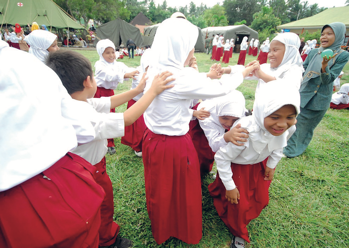Observer_ID's tweet photo. West Sumatra Ombudsman warns school and Regional Education Board that mandatory hijab in public schools is illegal https://t.co/HA92BMDDwG #OBSERVER https://t.co/XpxwXhzh2U