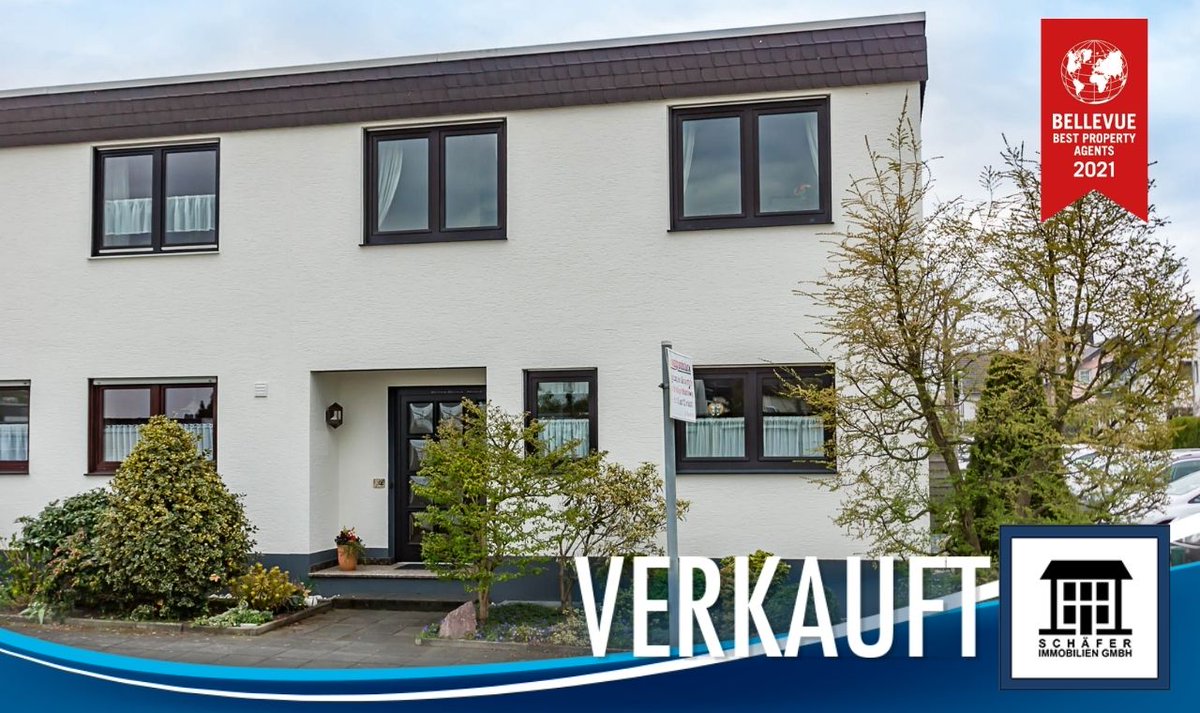 Immoschaefer's tweet photo. Das Verkaufsteam der Schäfer Immobilien GmbH gratuliert der jungen Familie zur erfolgreichen #Beurkundung des Kaufvertrages für dieses top-gepflegte #Reiheneckhaus #Einfamilienhaus in #Meckenheim. Weitere Objekte finden Sie unter: https://t.co/ASYSM1QgEw https://t.co/4ec5N7br7u