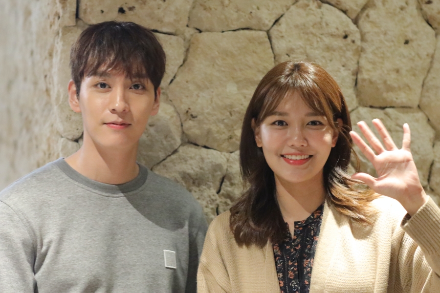 soompi's tweet photo. #ChoiTaeJoon, #Sooyoung, And More Bid Farewell To "#SoIMarriedTheAntiFan"
https://t.co/W8kvEbvIQN https://t.co/LG3jexPNI9