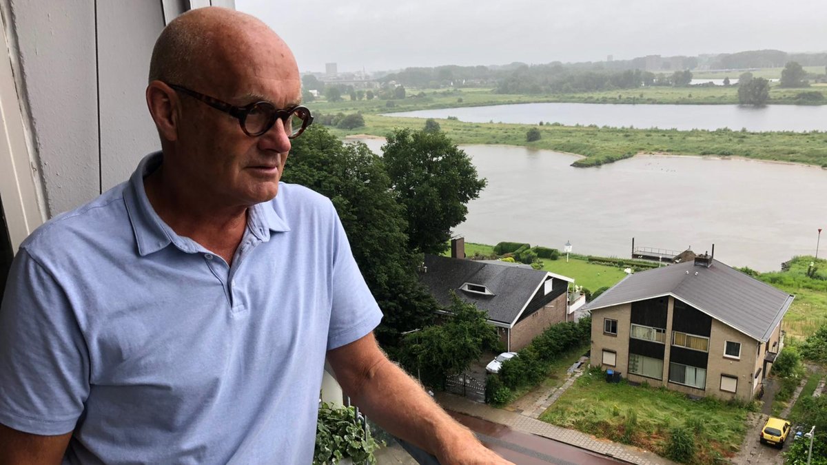 Vermoedelijk beschoten pand is van Emile Ratelband: 'Er is vaker politie in de straat'..