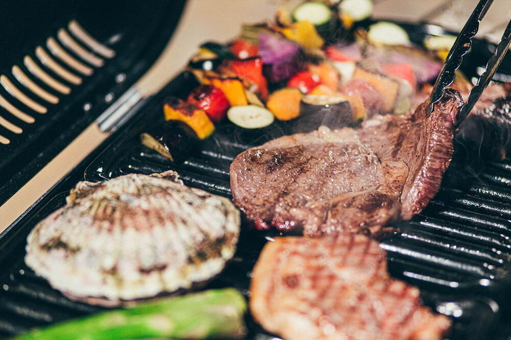 fashionpressnet's tweet photo. 那須高原のグランピング施設「ネン」大自然の中で楽しむ“那須食材”BBQや天然温泉の貸切スパ - https://t.co/5InFtlmvgs https://t.co/TOGMKyIFyg