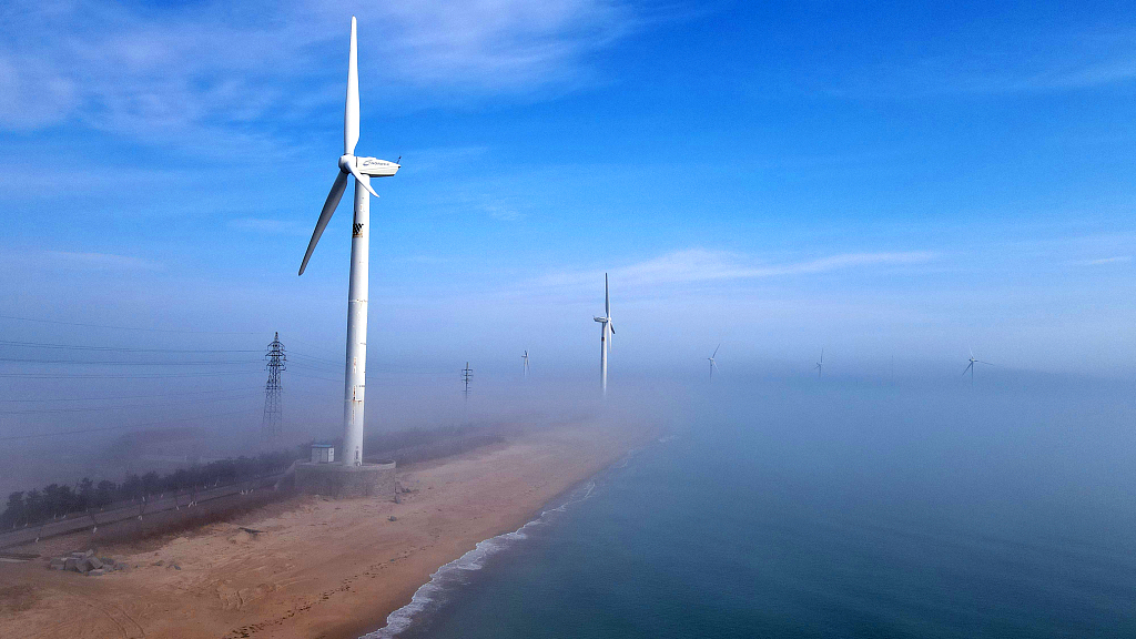 iShandong's tweet photo. #Shandong Port Group Co Ltd and CHN Energy signed a cooperation agreement on June 18 to cooperate and exchange expertise in Shandong’s offshore wind power base, integrated smart energy port, green and low-carbon industry fund, and so on. #ShandongBiz #ShandongDevelopment https://t.co/ruKuvFY0so