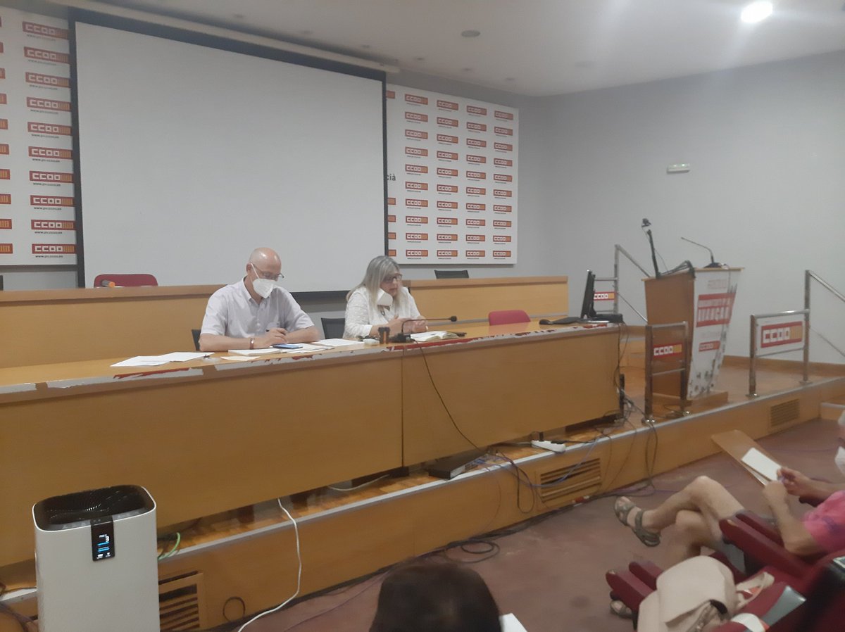fscccoopv's tweet photo. Primera reunión del Comité Federal de la @fscccoopv la Secretaria General @pilar_ccoo presenta el informe de situación. https://t.co/5P3SC471KC