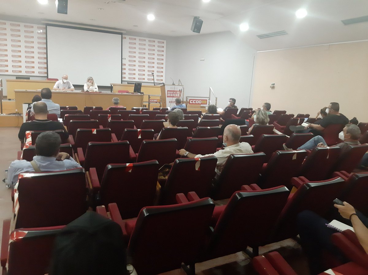 fscccoopv's tweet photo. Primera reunión del Comité Federal de la @fscccoopv la Secretaria General @pilar_ccoo presenta el informe de situación. https://t.co/5P3SC471KC
