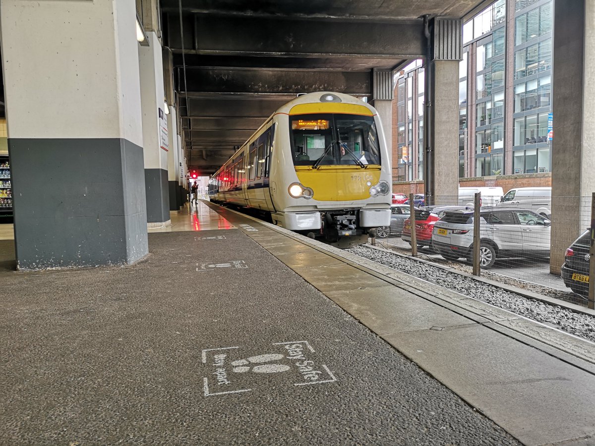 DownOnTheStour's tweet image. Welcome to Monday where today I feel like Turbo Man! 😂

We started off on 172006 to Birmingham Snow Hill and we are now one ex @chilternrailway 172104. ✌️

Let's go! It's Turbo Time 😎

#DispatchersOfTwitter #class172 #class168 #turbostar #bombardier #turbotime @WestMidRailway