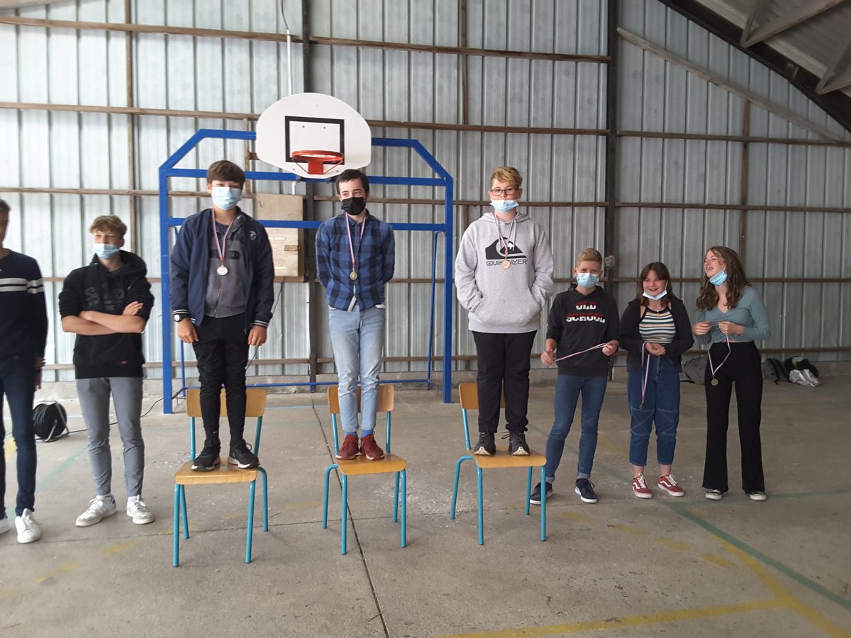 MurStjo's tweet photo. Remise des médailles dans le cadre de l'A.S. Bravo aux champions! https://t.co/WlPtEhoHvB