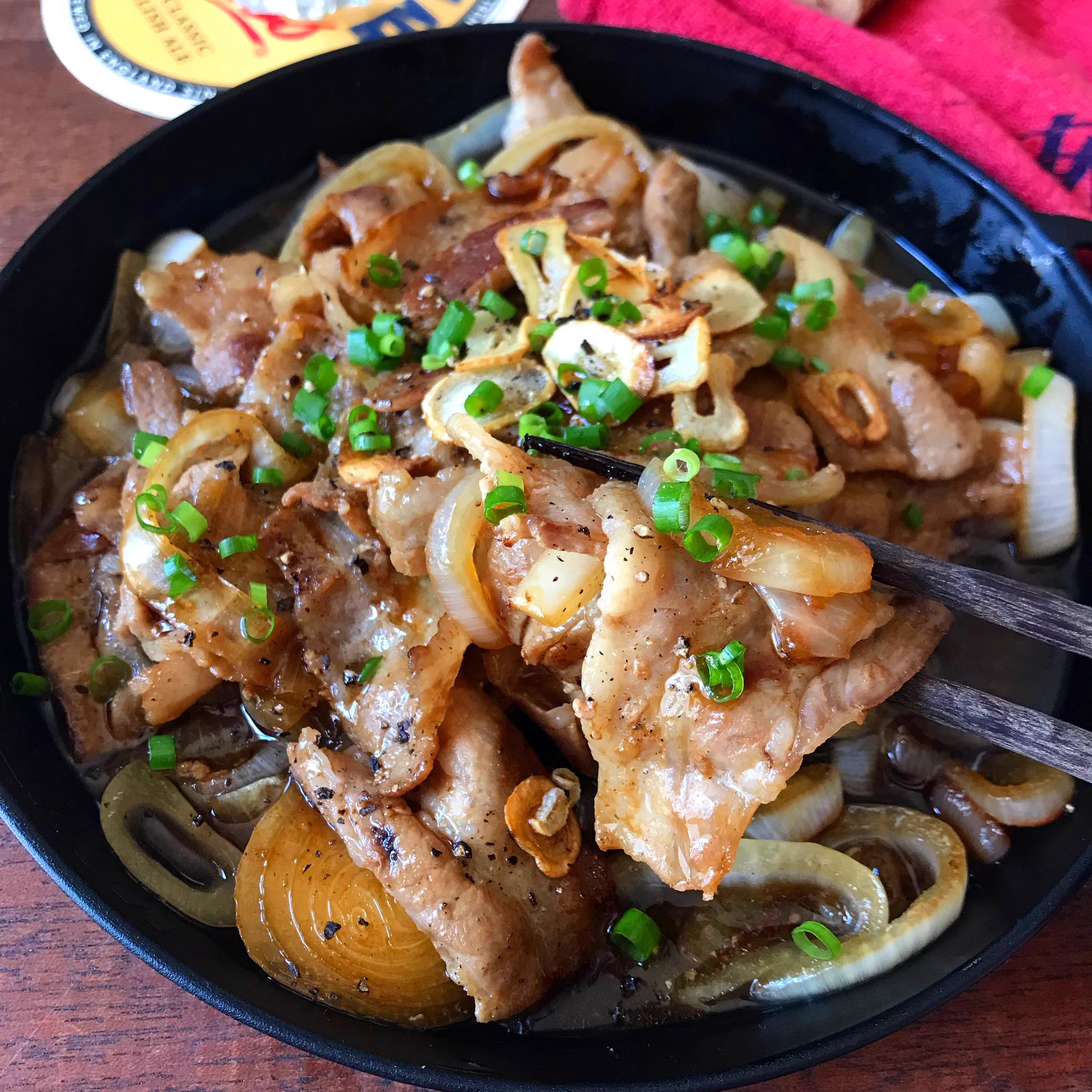 簡単で絶品の「豚バラペッパーレモンステーキ」。ぜひご賞味ください！