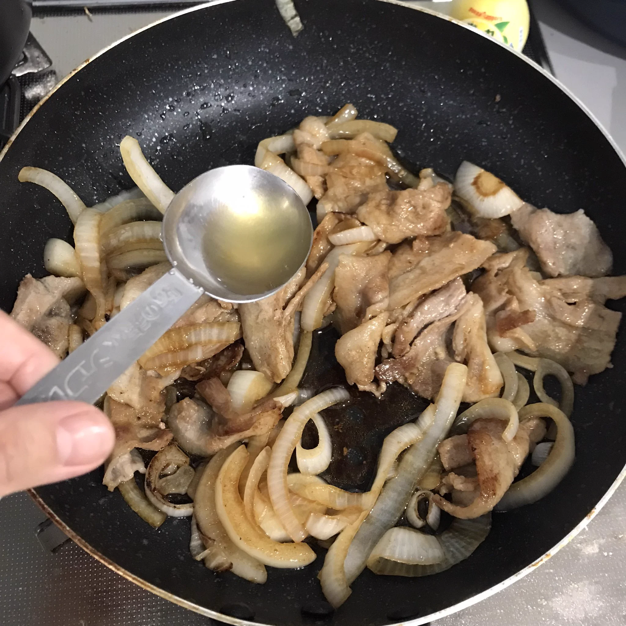 簡単で絶品の「豚バラペッパーレモンステーキ」。ぜひご賞味ください！