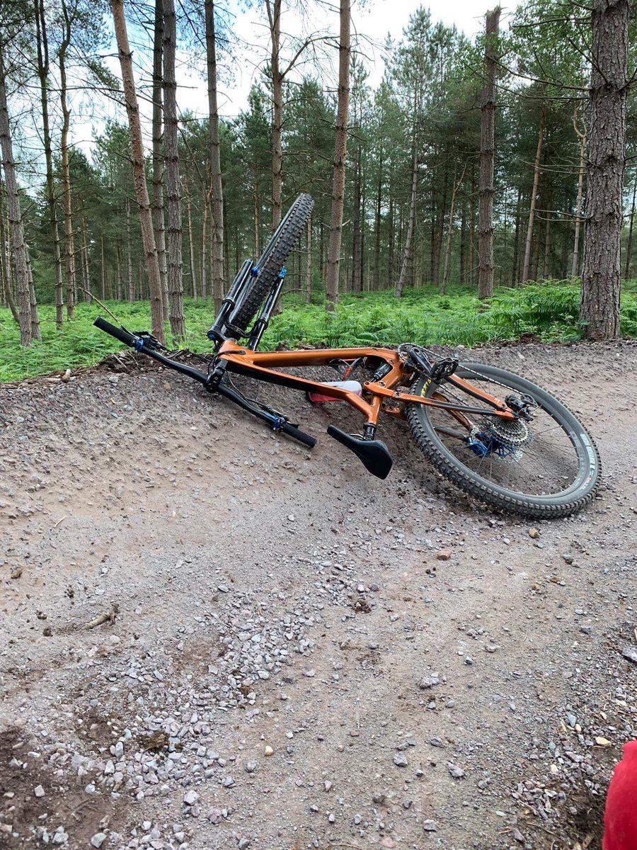 bdgc2016's tweet photo. Special thanks to my wonderful wife , What3words &amp; the Rangers from the forestry commission, following my accident Saturday and of coarse the staff at New Cross ❤️👍

Please note the emergency tel no whilst on the chase 07771 812608 https://t.co/3xRKe3m73I