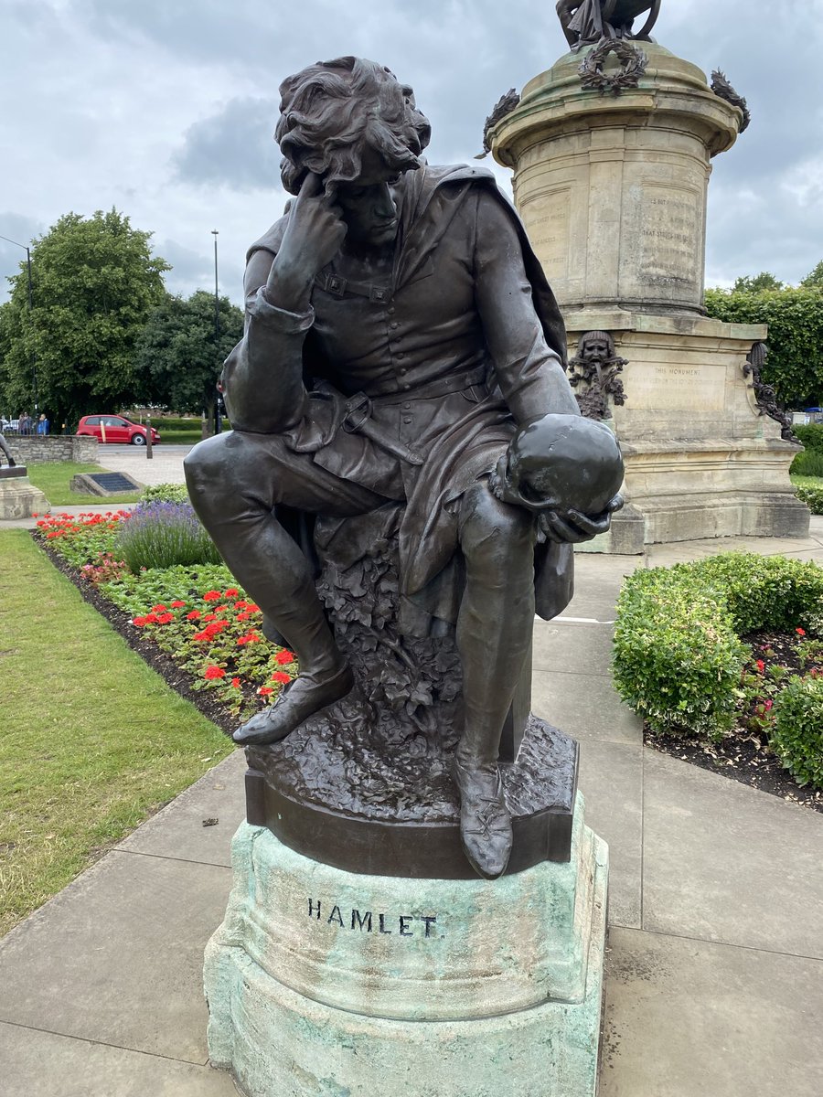 gileshawke's tweet image. Alas poor yorrick! #cosmoscomeback