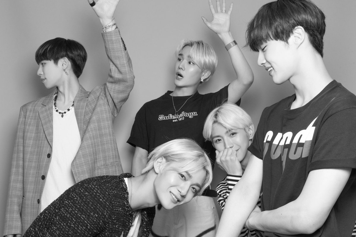 cixiseverything's tweet photo. HAPPY 700 DAYS, CIX!!! 🌱💙
#씨아이엑스 #CIX #CIX700Days @CIX_Official @CIX_twt https://t.co/gVtFjdJwex