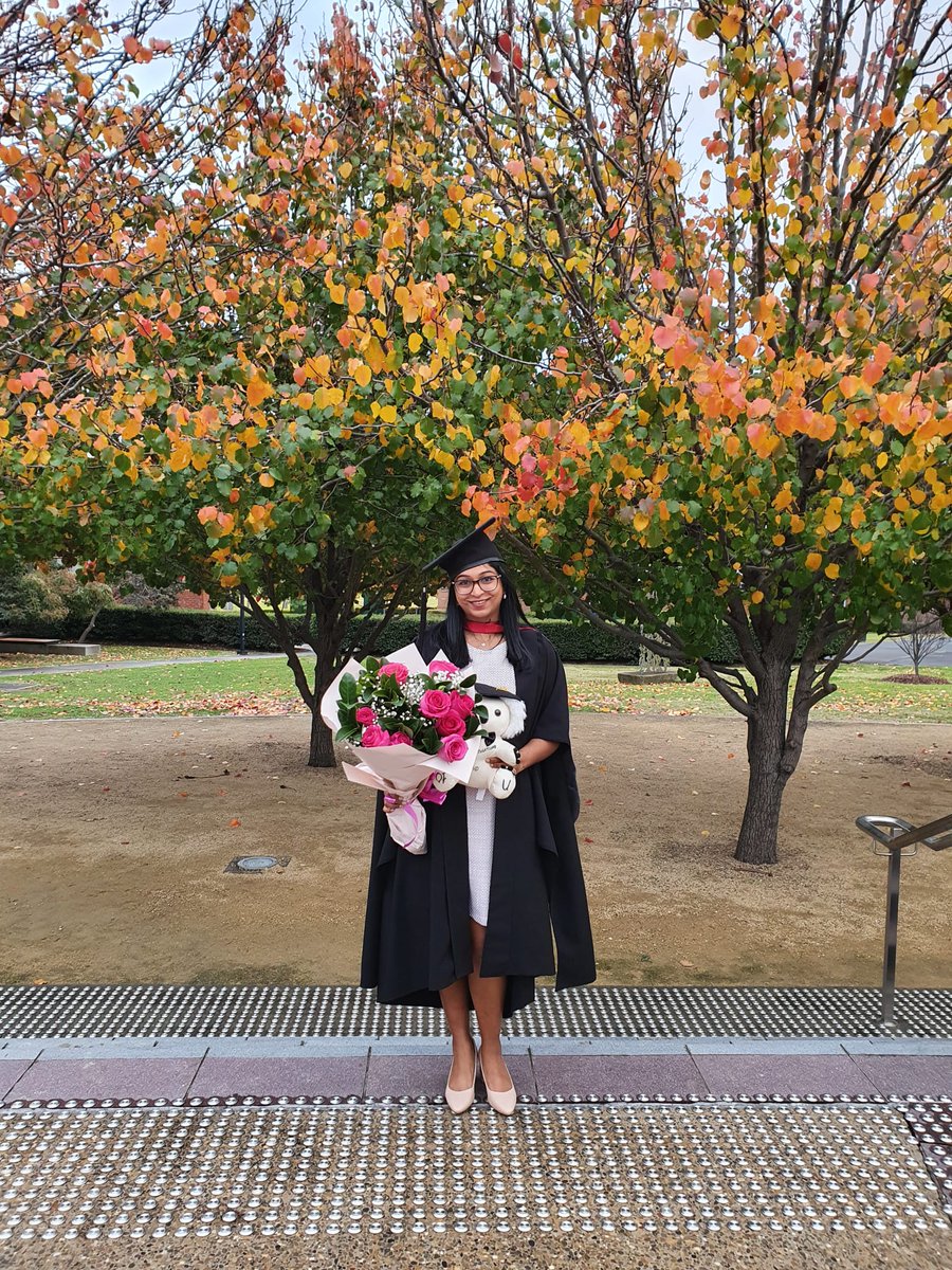 AilaKhan1's tweet photo. Love autumn colours. Love this scholar's resilience even more. In spite of all obstacles, Anusha made it to the finishing line #congratulations #MasterofResearch #proudsupervisor https://t.co/RuKxuFzR7h