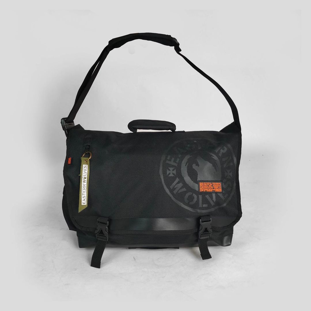 ikank268's tweet image. Eastern Wolves Bag Pocta Messenger Black

"Reflective font logo if you shine it with light"

Check &amp;amp; Order :

➡️Bukalapak &amp;gt;&amp;gt; bit.ly/eastern-wolves…

➡️Shopee &amp;gt;&amp;gt; bit.ly/eastern-wolves…

#easternwolves #slingbag #bag #ShopeeID #bukalapak