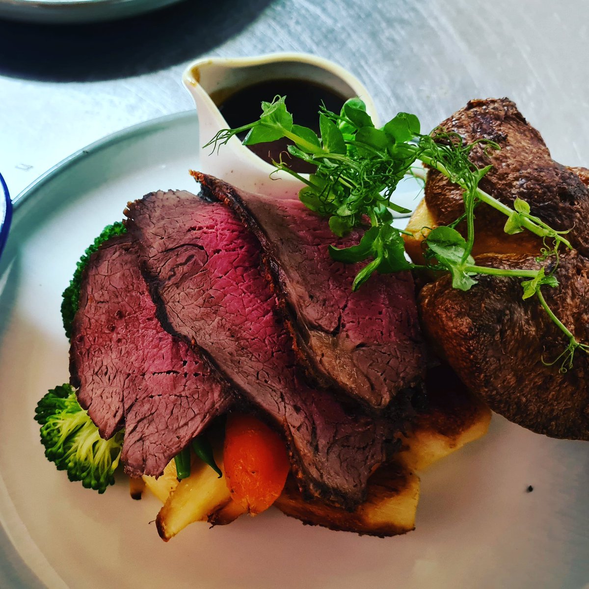 Roast striploin of beef. Homemade Yorkshire puddings, Garden Vegetables and Crispy roast potatoes. 

Sunday lunch available every week 12pm-2pm. Booking advisable to avoid disappointment. 

.
.
#hatchbeauchamp #farthingshotel #taunton #somerset #sundaylunch #roast #striploin