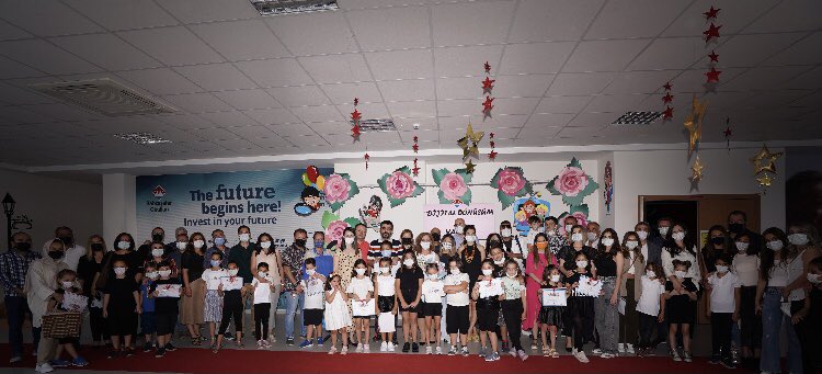 1. Sınıf öğrencilerimizin okuma-yazmayı öğrenerek aydınlık bir geleceğe adım atmalarını temsil eden “Aydınlığa İlk Adım”etkinliği velilerin katılımı ile gerçekleşti💙❤️