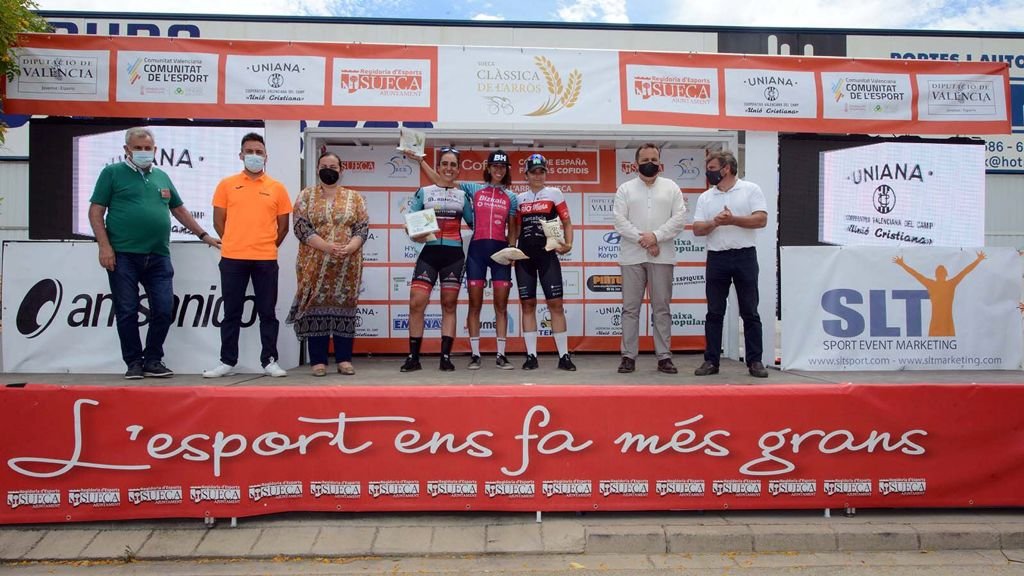 sltsport's tweet photo. 🌾Arrozales, caminos de tierra y ciclismo. El domingo se disputó la primera edición de la Clàssica @l_arros, prueba de la #CopaEspañaFemCofidis.

Consulta las clasificaciones completas en nuestra web: https://t.co/woudxEtiQh https://t.co/pf9SYDMd74