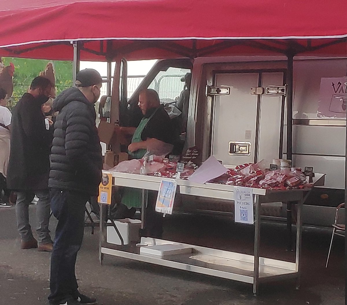 We upgraded to a bigger cover so when the #westofireland #rain started <a href="/StrandhillSPM/">Strandhill Market</a> it didn't stop us or the brave shoppers. #shoplocal #knowyourfood #knowyourfarmer
#irishgoatmeat #freerangechicken