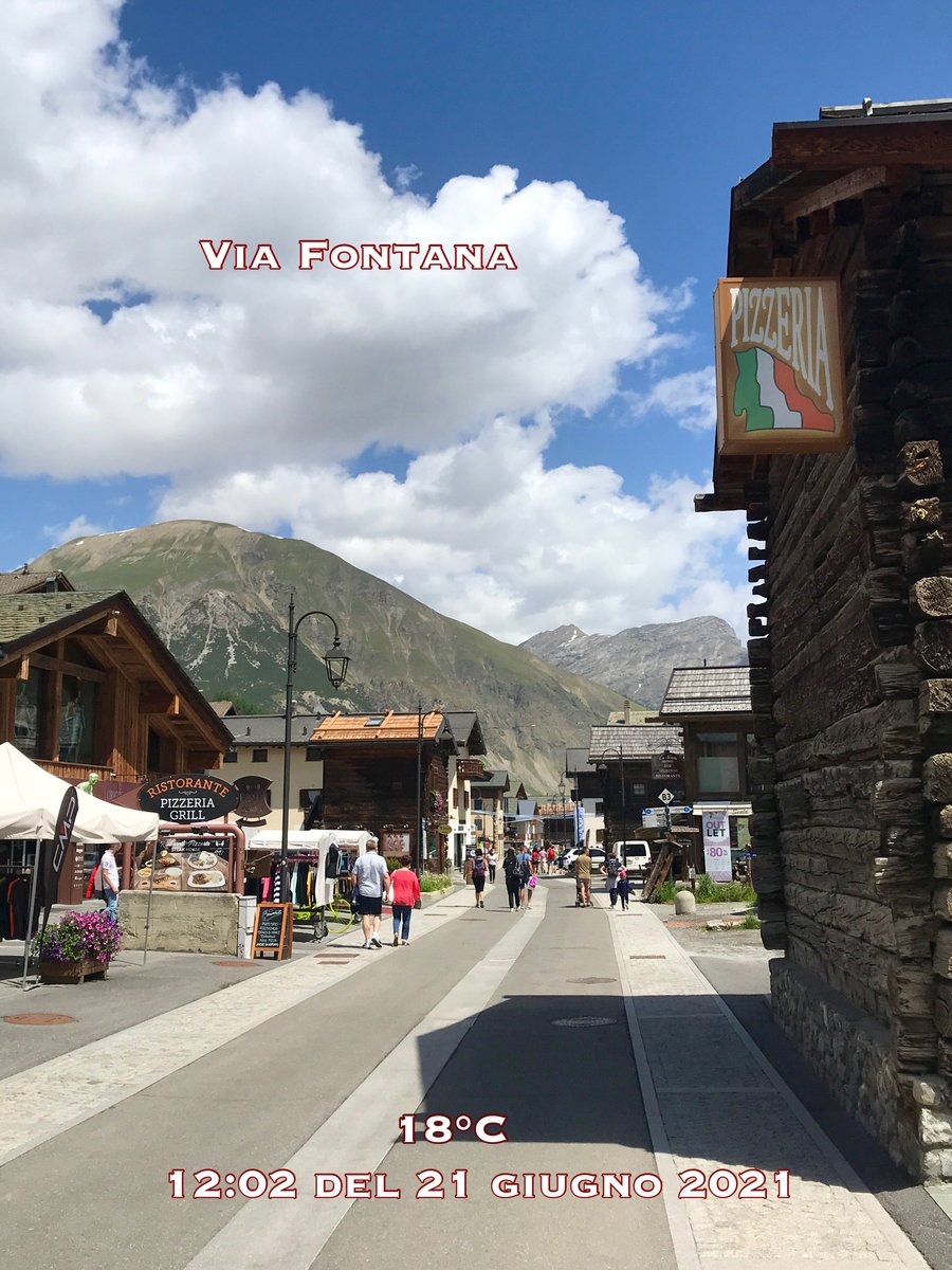 TuttoLivigno's tweet photo. Il saluto di mezzogiorno da #viafontana #centrolivigno 
Vedi: https://t.co/Kl994rTL7I https://t.co/ygeb742bDr