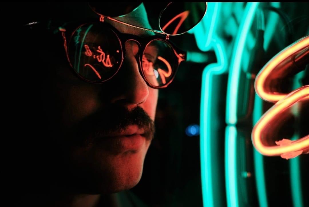 Hi guys! 
It’s been a while… Check out <a href="/BiancoMarlon/">Marlon Bianco</a> you might recognise him… 

His brand new single ‘Summer Creatures’ is out now! 

Audio: open.spotify.com/artist/5ygDJFq…

Video: youtu.be/nAC3pevZ-fY

#marlonBianco #summercreatures #newmusic #deadcoast #video #new