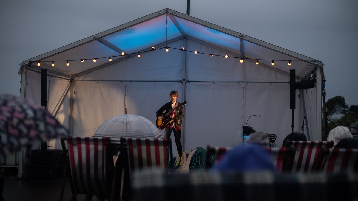 Emily Barker tweet media