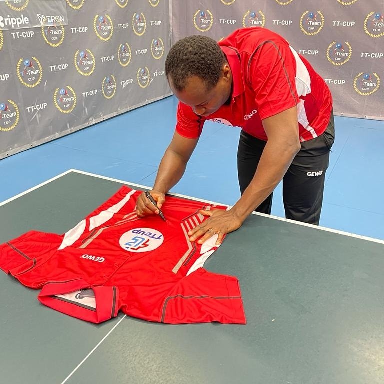 Competition time!
I have two TT Cup T-shirts signed by myself up for grabs🔥

 💭 There will be TWO winners! 🙌

 📌 How to enter:

 ✅ Follow <a href="/ttcupseries/">TT Cup</a>
 ✅ Comment below 💚🏓 
 ⠀
 📌Winners will be announced on June 27 in my story!

Good luck💚

#ttcup #competition