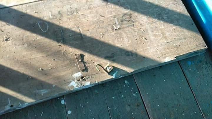 OfVod's tweet photo. The military council troops stole and ate 7 chickens and 2 ducks during they stationed at a school in Pine Camp (Tuphei Village) in Falam Township, from June 18 to 19
They also destroyed school, stole valuable things .
#WhatsHappeningInMyanmar
#June21Coup
#VOD https://t.co/A0qw7eLvTj