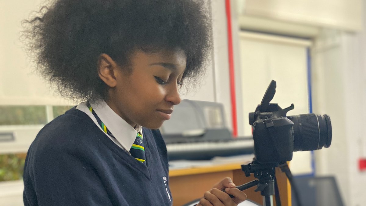 Working on our camera skills 🥰#tbap #thisisap @seamusoates <a href="/ziahraphael/">Ziah</a> @TBAPBridge