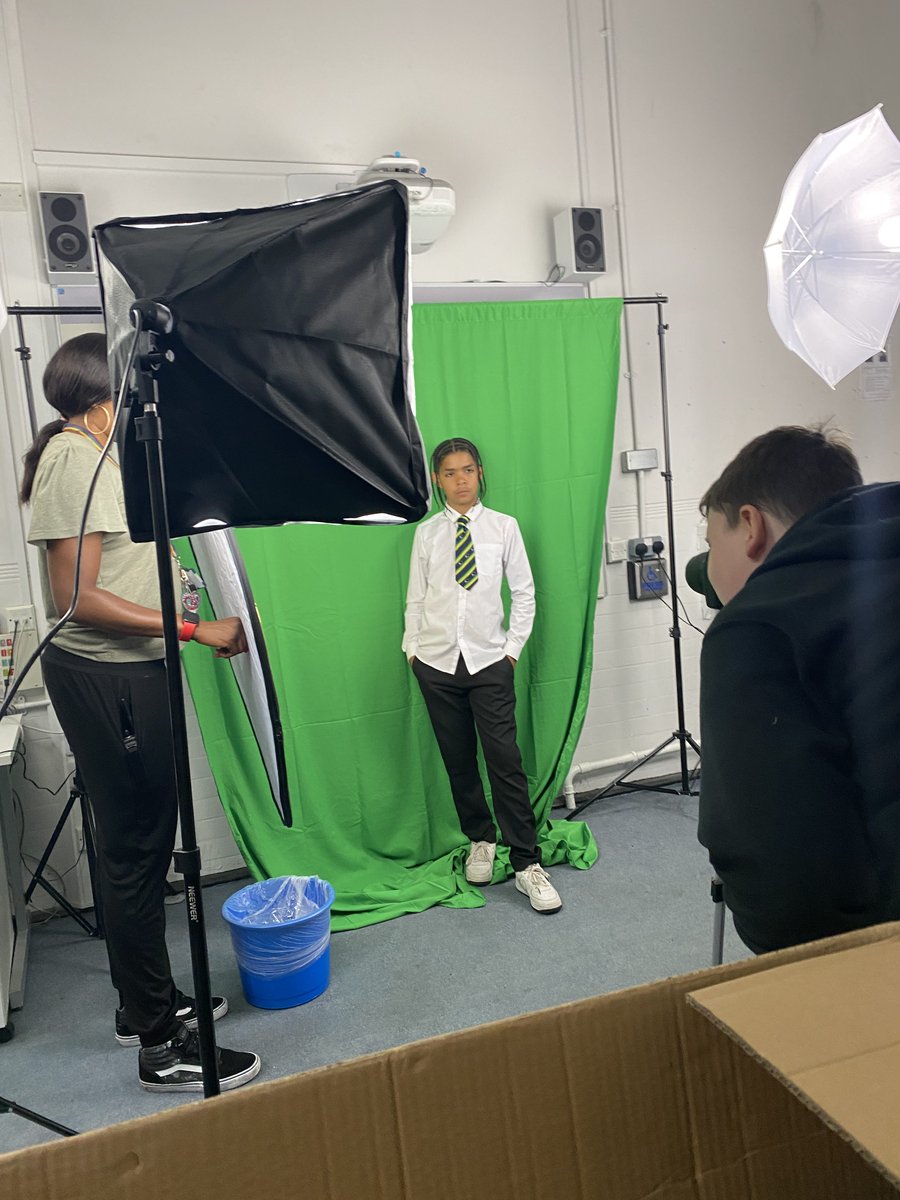 Totally focused, engaged. Well done KS3! @seamusoates <a href="/ziahraphael/">Ziah</a> @TBAPBridge