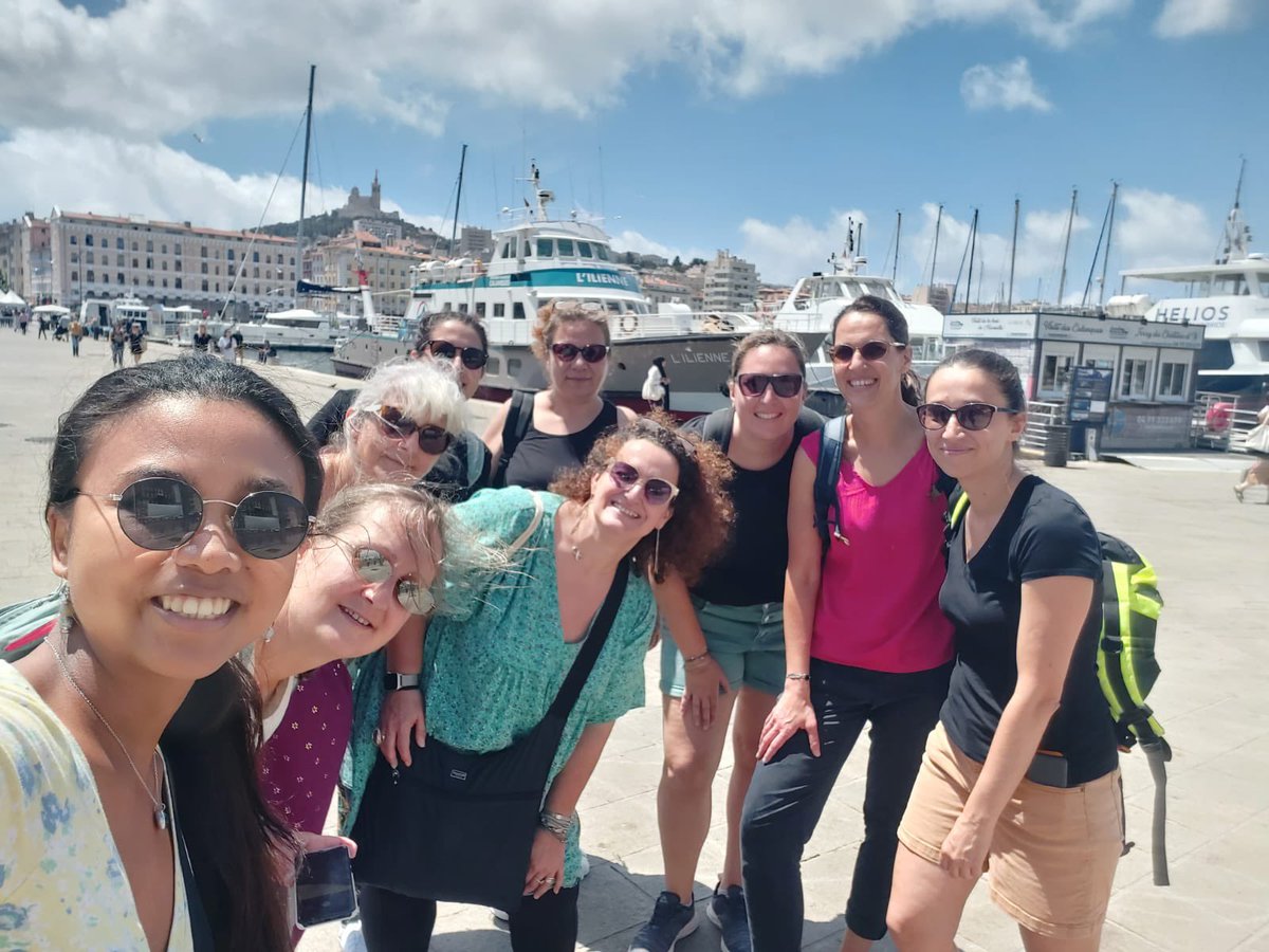 MetasubM's tweet photo. Little break d’or lunch between 2 subway stations #MetaSUB2021 #gCSD2021 #MarseilleCitySampling #wearehungry #warmoutside https://t.co/9dz8FLFnsM