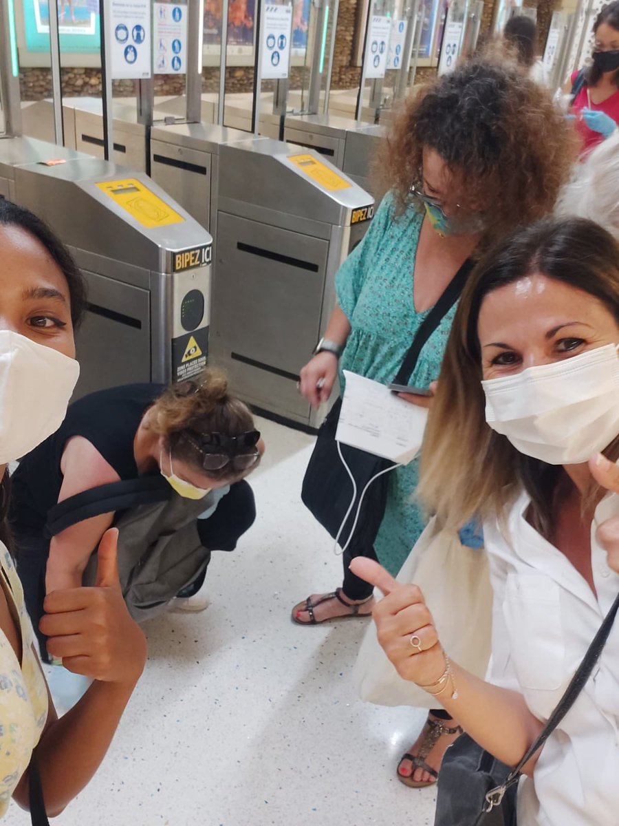MetasubM's tweet photo. Our girl team is working hard to collect >120 samples! We already collected more than 50! #MetaSUB2021 #gCSD2021 #MarseilleCitySampling #MetaSUB_Marseille #wonderfulteam #girlpower https://t.co/9klr4R5hxu