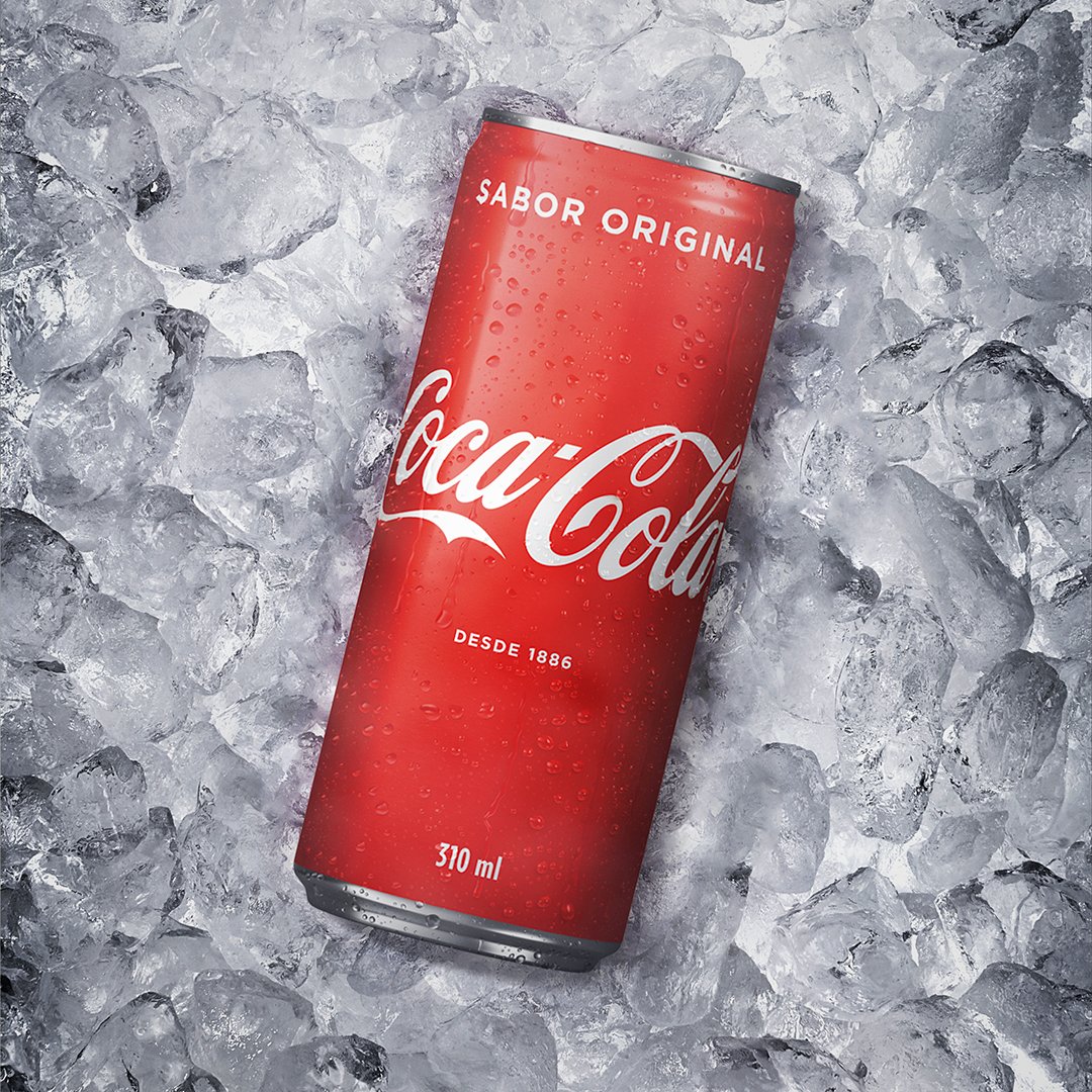 Brasalrefri's tweet photo. Gelaaaaaaaaaada. E tem jeito mais gostoso de tomar uma Coca-Cola? Bem-vindo, inverno. #brasal #brasalrefrigerantes #cocacola #abertospromelhor https://t.co/gvxDuRTLbI