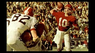 CFBHome's tweet photo. 6️⃣8���⃣ days until #CFB returns
Let's go back to the 1968 season's major bowl games

Rose Bowl: #1 OSU beats #2 USC 27-16

Orange: #3 PSU beats #6 Kansas 15-14

Cotton: #5 Texas beats #8 Tennessee 36-13

Sugar: #9 Arkansas beats #4 UGA 16-2 https://t.co/uHw5kht8Ge