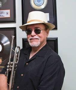 Charley58115169's tweet photo. 2016 6/21 Trumpeter #WayneJackson, who formed the #MemphisHorns duo with saxophonist #AndrewLove, died at the age of 74. Jackson and Love played together on 52 No.1 songs. @elise_flowers https://t.co/tsdO4aYrSI