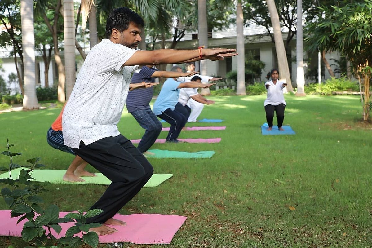 sona_vp_school's tweet photo. Sona takes #Yoga beyond the mat.  On 7th International #YogaDay launches #Sonayma (new #Pranayama), #music blended  #breathing aid. Many more events mark #Soyoga2021 at Sona campus.#YogaDay2021
#YogaForWellness #YogaForHealth #yogaeveryday  #YogaForAll #YogaForAll https://t.co/ZwqToXa8OS