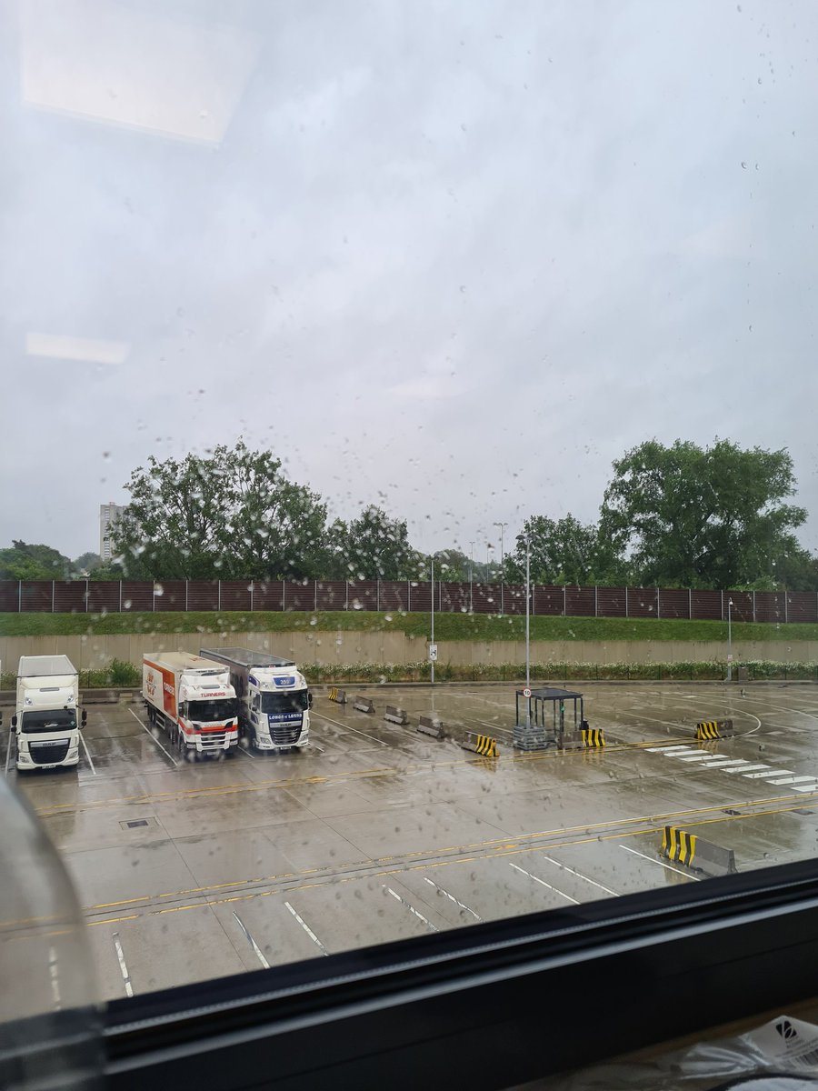 This time last week It was 27°C, I was off out sunbathing (well actually just getting burn't 😒 ) making the most of the hot weather.. look at it now 😐  #shortlived