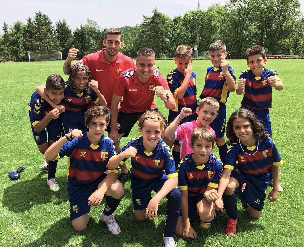 sommaresmefc's tweet photo. 👌🏽 Victòria del #benjaminasso per culminar la temporada amb ple: 1️⃣5️⃣ triomfs de 1️⃣5️⃣ possibles! 🔝 

📌 L’equip de @Samuel980815 va guanyar 0-2 al Bosc de Tosca!! 

⚽️ Faissal, autor dels gols! https://t.co/D87zhPFrEs