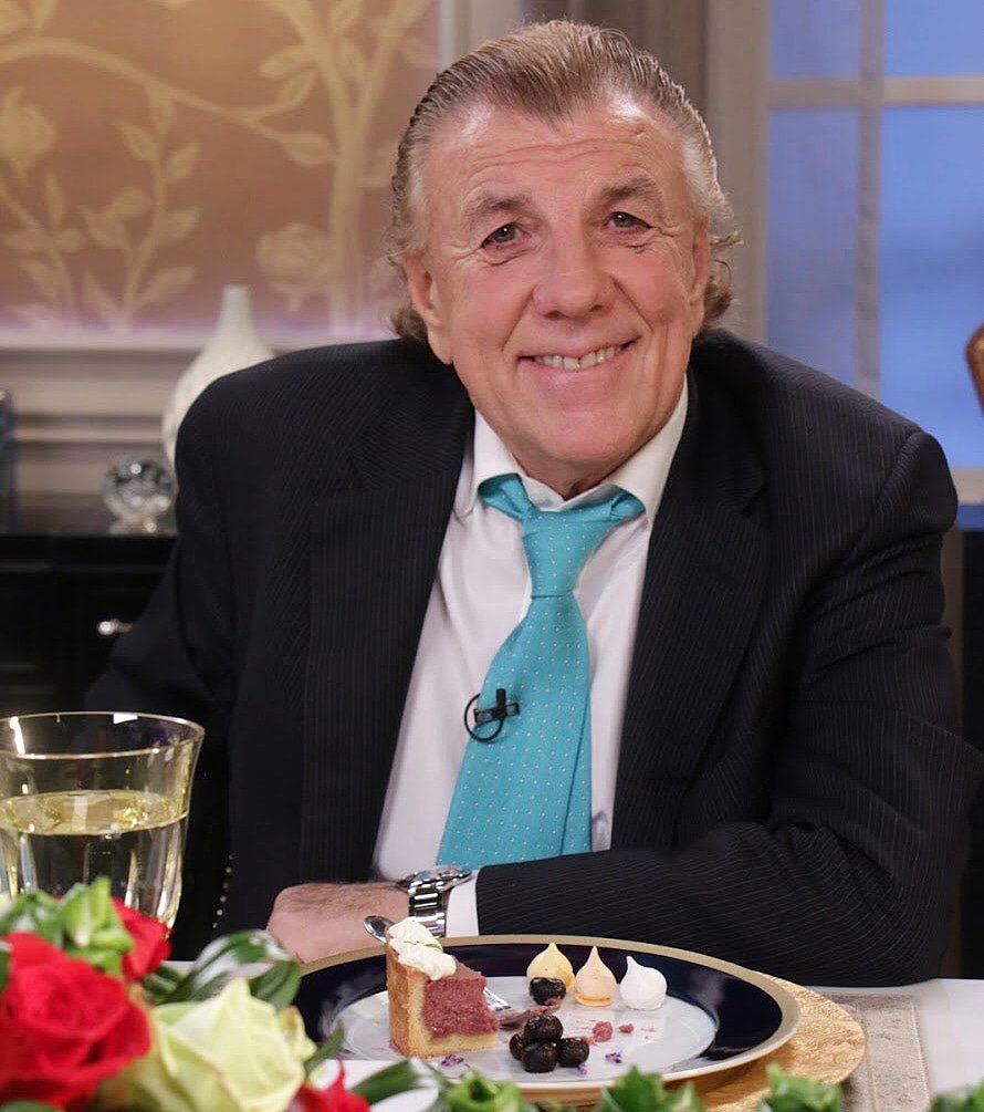 RacingManiacos's tweet photo. Mostaza Merlo en @TyCSports: "Pizzi es un gran entrenador, que ya lo ha demostrado. Me encantó que #Racing lo haya ratificado. Tiene que seguir porque le va a dar satisfacciones al club". https://t.co/BCYZWdaSWD