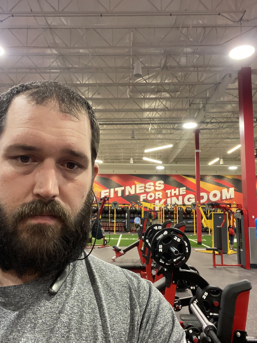 sahebjd's tweet photo. First workout at the new gym!! #FitnessForTheKingdom @ChiefsFit https://t.co/TS7XWj5Q3W